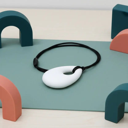 Colar de Silicone Pingente Lágrima BPA Free - Mordedor Discreto para Dentição